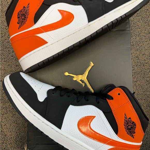 nike jordan 1 mid shattered backboard